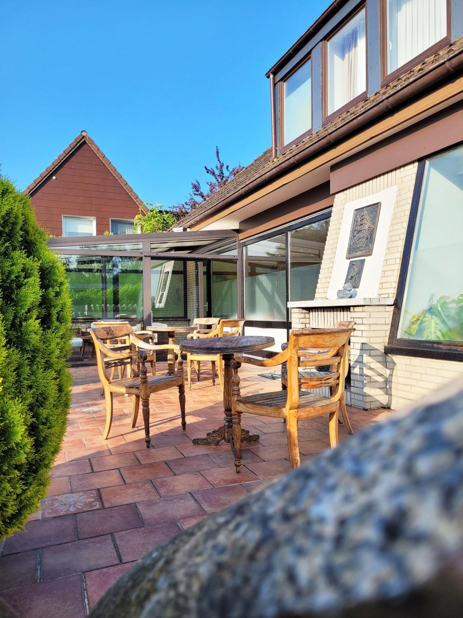 Hochwertige Ferienwohnung In Ruhiger Lage Mit Eigener Terrasse Und Parkplatz, Nur 7 Gehminuten Zum Strand Entfernt - Hoher Schlafkomfort Dank Boxspringbett شاربوتس المظهر الخارجي الصورة